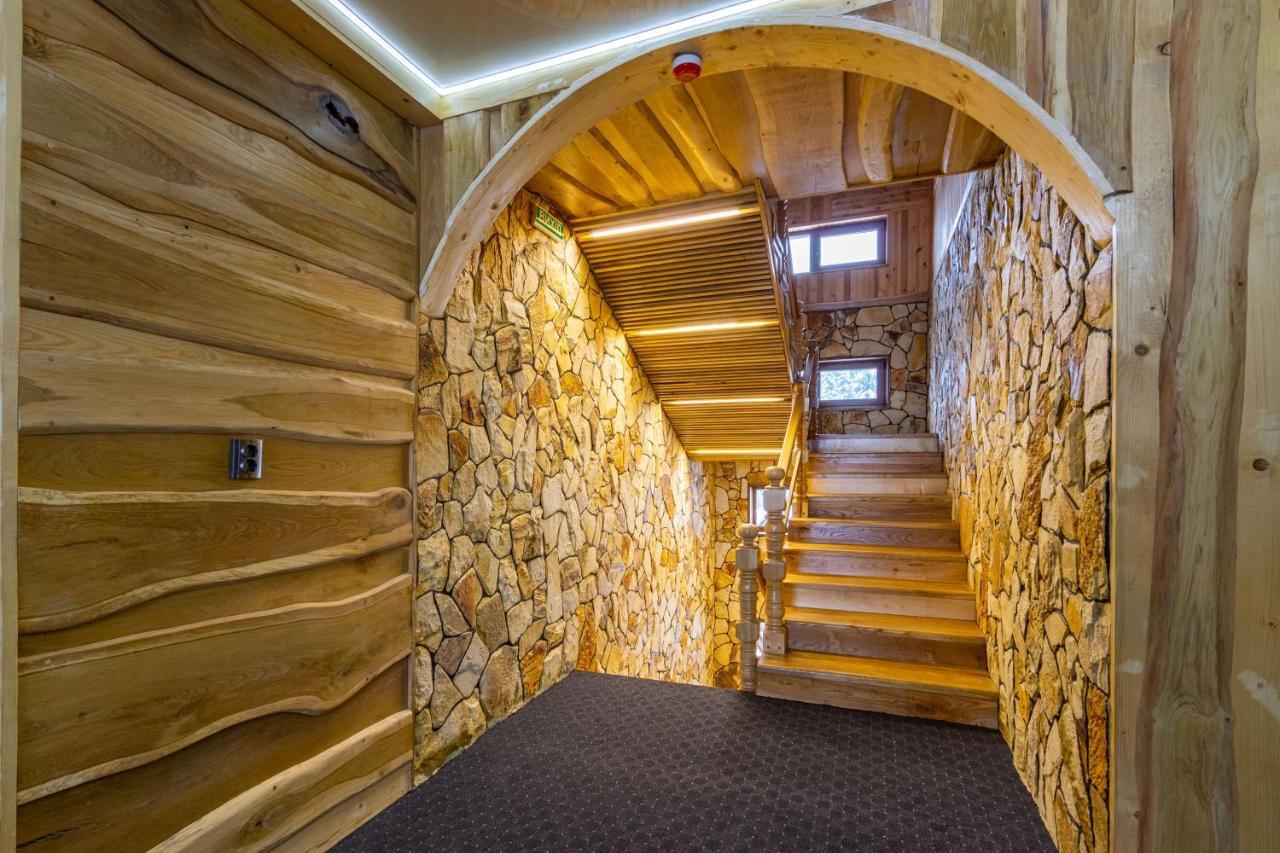Hotel Rich OAK Jablunyzja Exterior foto
